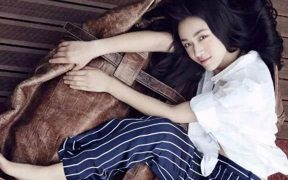 汤唯素颜高级脸,不化妆还是敢上街,网友:素颜美过刘亦菲!