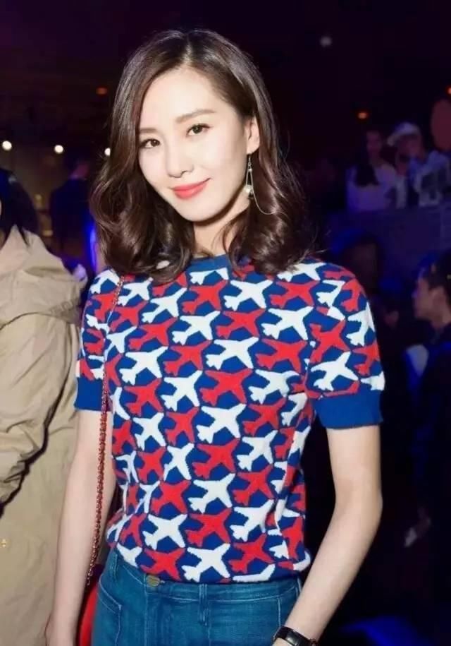 佟丽娅赵丽颖齐齐剪短发，你要玩一下吗?