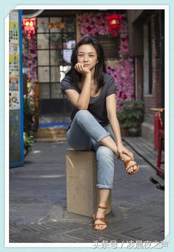 看完陈乔恩的素颜，再来看看汤唯，终于知道冻龄脸长什么样子了