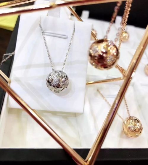 一枚全能型的“别针”珠宝凭什么引爆了时尚界?