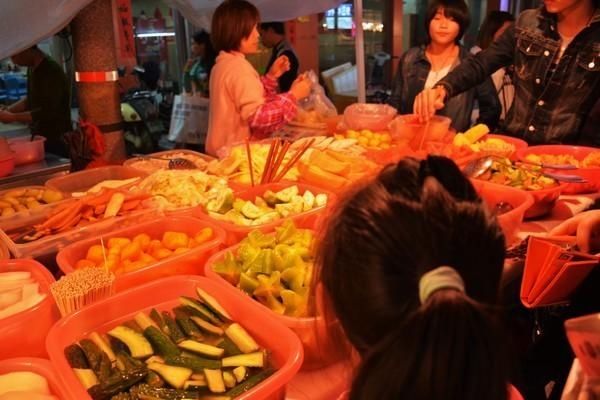  「菠萝蜜」南宁：请打量这夜色