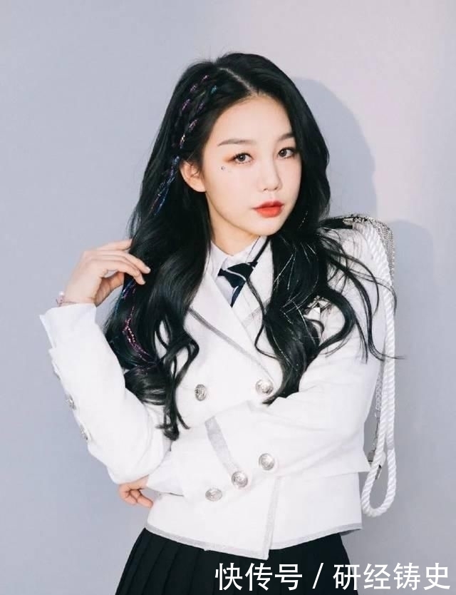  『少女』被Jennie美哭了！原来圆脸也可以又酷又少女！