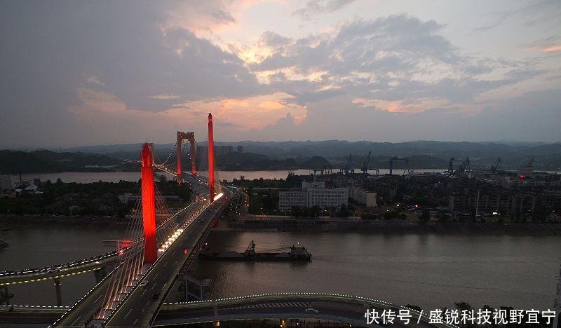 湖北夏天最热的3个城市，两个在长江沿岸，一个在大山里面