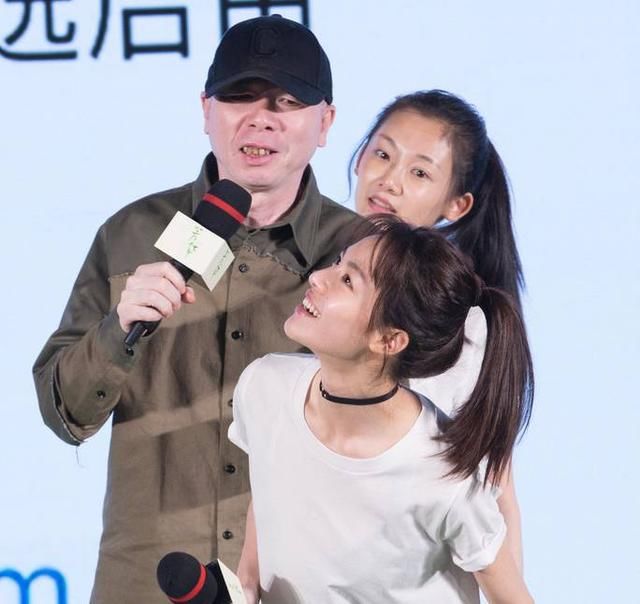 被誉为最美高级脸的钟楚曦，直播卸妆洗脸!