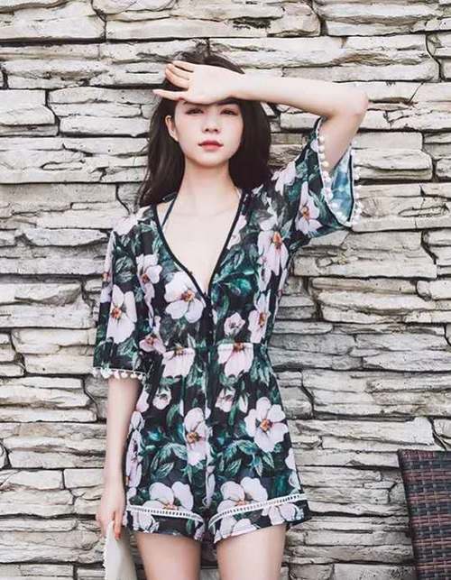 微胖界的小姐姐穿起比基尼泳衣，一样可以美妙绝伦，惊艳全场