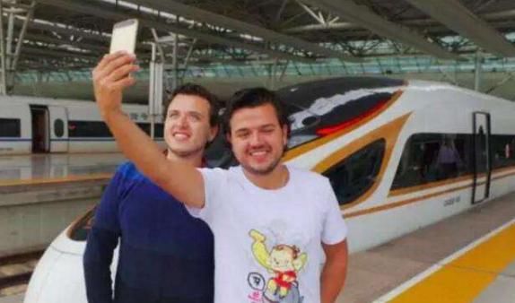 坐惯本国高铁的德国富豪，刚进中国高铁站直呼：真不是发达国家？