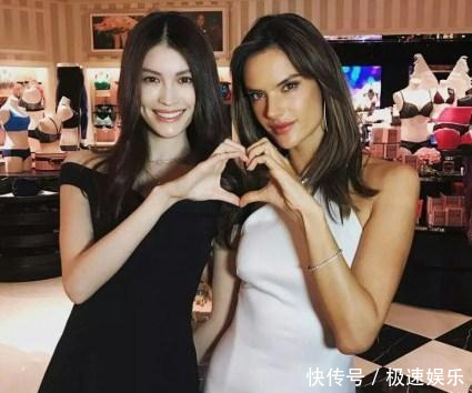 长着一张仙女脸的超模，现身杭州维密店，手拿内衣与粉丝互动