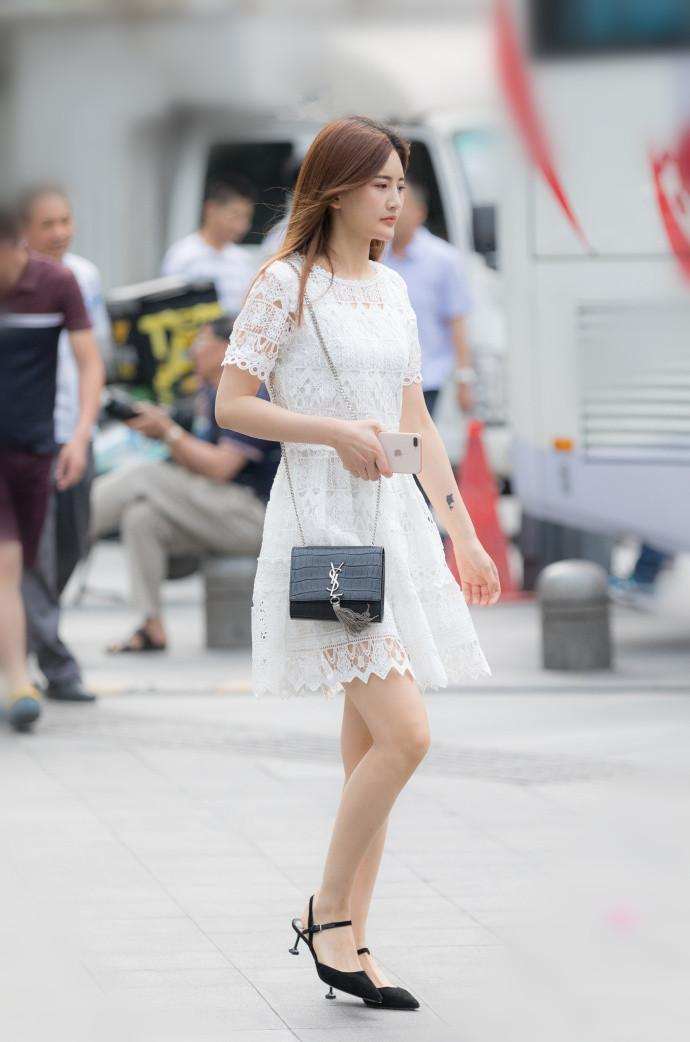 素人街拍: 揭晓那些长腿美女的秘密