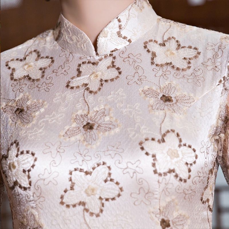 这该良旗袍竟然登上了国外周刊，真给我们中国长脸