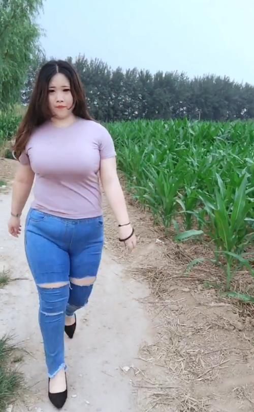 # 感觉#被你穿出紧身裤的感觉，大码牛仔裤