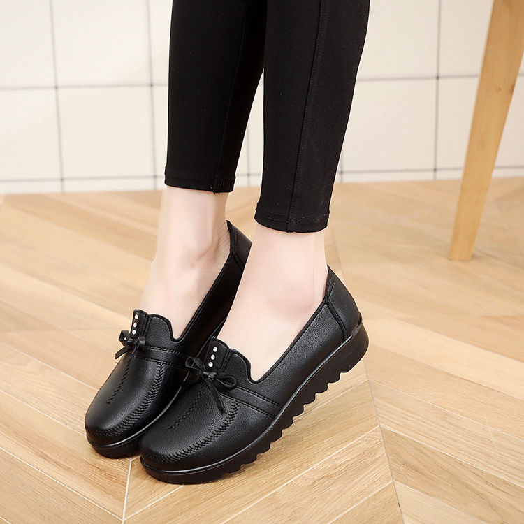 太显嫩了，50岁老妈，出门超爱穿这款妈妈鞋，美嫩无敌