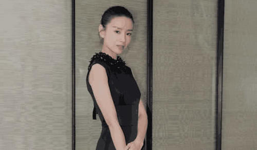 快四十岁的董洁，不长皱纹，依旧还是当年的那个女神