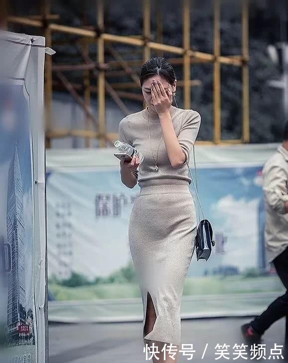  『身材』一双高跟鞋穿搭在脚上，让整体的搭配也变的时尚起来