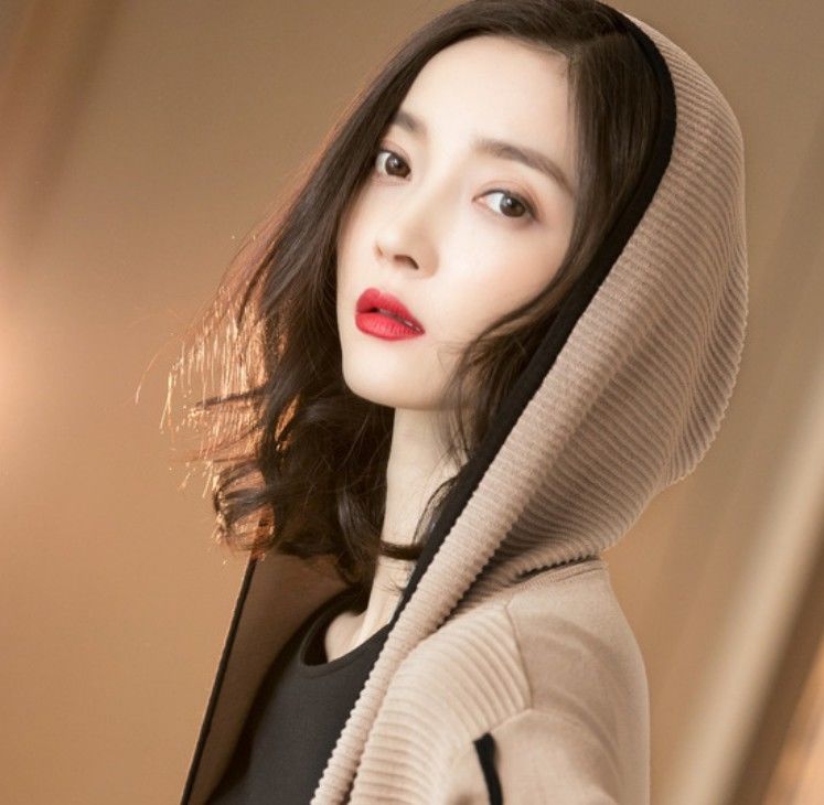 小姨来我家，穿的外套真好看，原来今年流行这样的，时髦美爆了