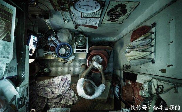  [实拍]实拍香港的棺材房：1.5平方米的小空间，却是很多人的家