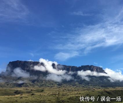 世界“最神秘”大山，已有3亿年的历史，山顶惊现恐龙化石！