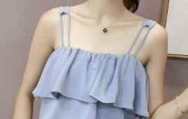 黑丝袜什么的都扔了吧!有这吊带衫就足够，若隐若现贼迷人