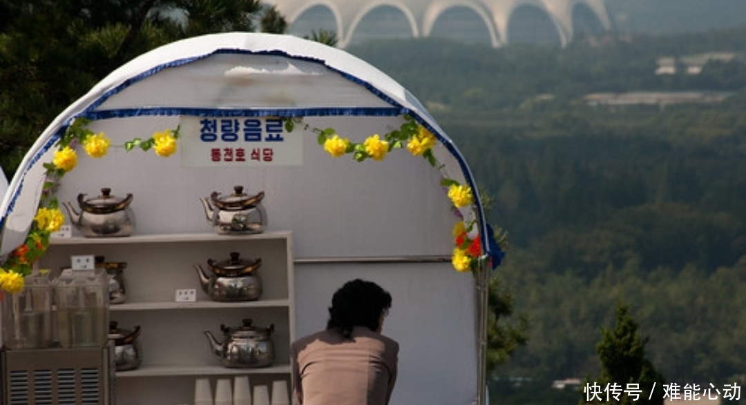 日常购物,很多人喜欢去超市,在朝鲜却不是这样子