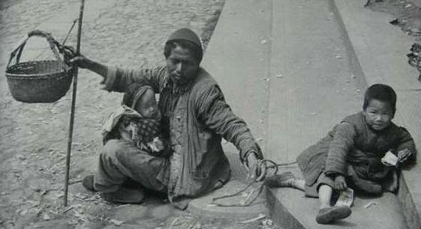 民国一少女9年间不吃不喝，报纸称有科学依据，真相其实恶毒极了