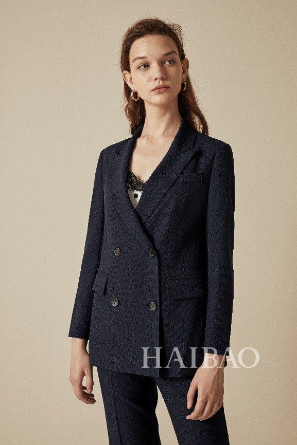 Eifini伊芙丽发布2018秋冬系列: 以“Power Dressing”为主题，80