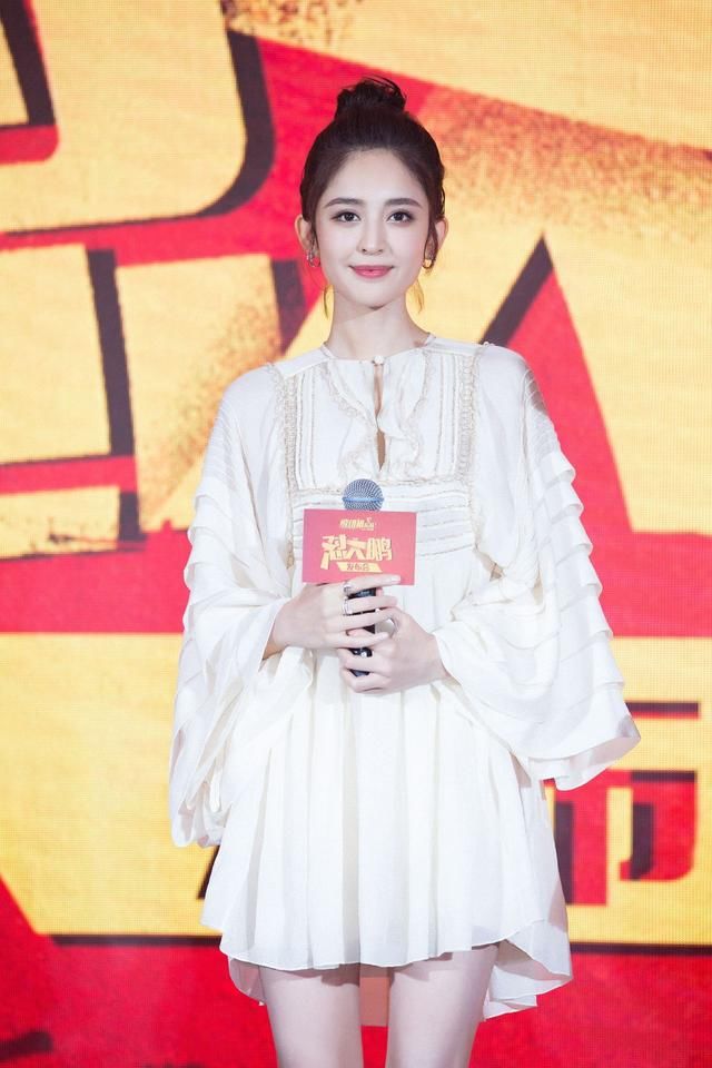 古力娜扎越来越瘦了，排骨胸比郑爽还吓人！