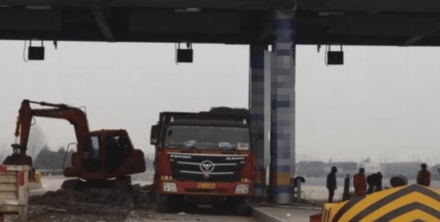  【高速】高速公路收费取消，本该皆大欢喜，为何车主纷纷要求还