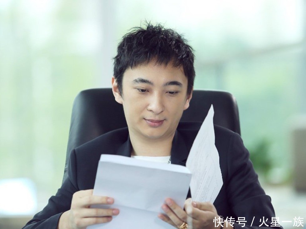 王思聪欠游戏代练5万元，网友称不相信，坐等校长回应