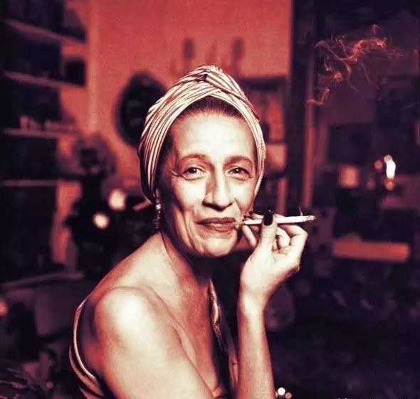 #封为#79岁“西太后”,曾经被封为“朋克教母”,是时尚女魔头鼻祖之一