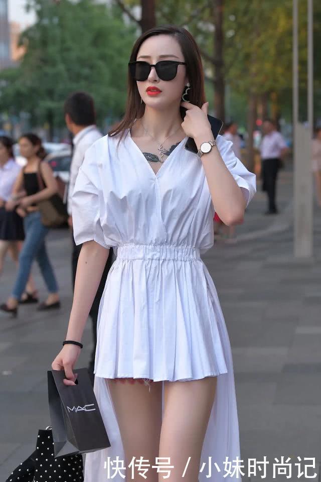  气质|街拍：美女一身衬衫裙, 穿出自己的气质, 满满的仙女感