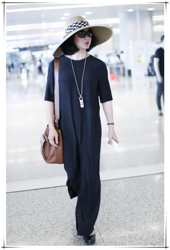 金星一件连体裤穿出时尚新高度，网友：我就好奇她上厕所咋办啊？