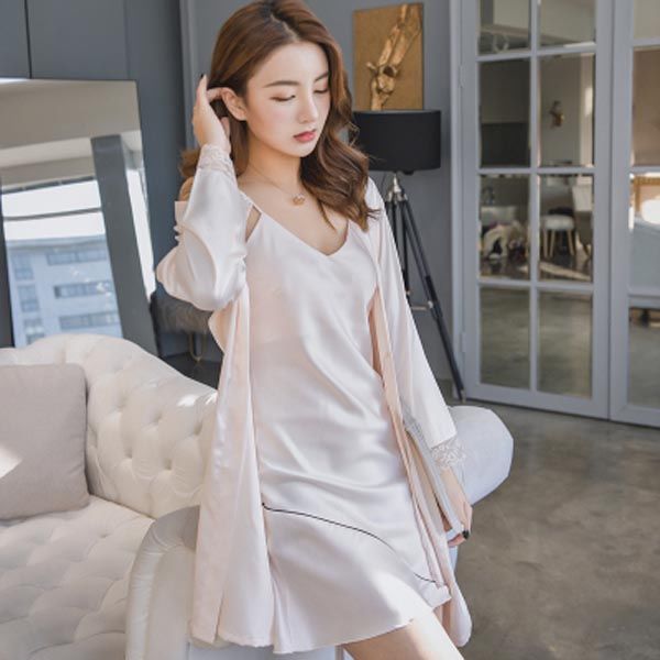 我见过最漂亮的小姐姐，在家不打扮，随便穿件“婉约睡裙也美爆了