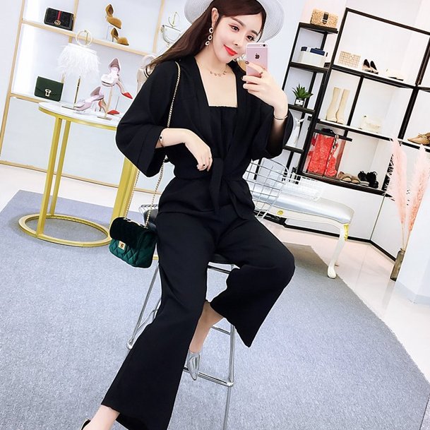 如今的女人，都备上几款这样的秋装，上身比连衣裙洋气大牌，美绝