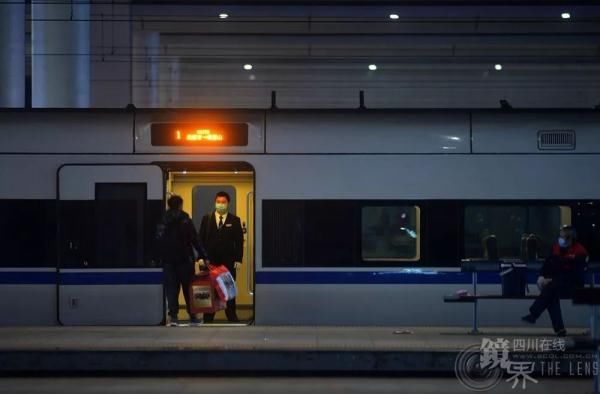  列车保洁|镜界丨疫情下的春运