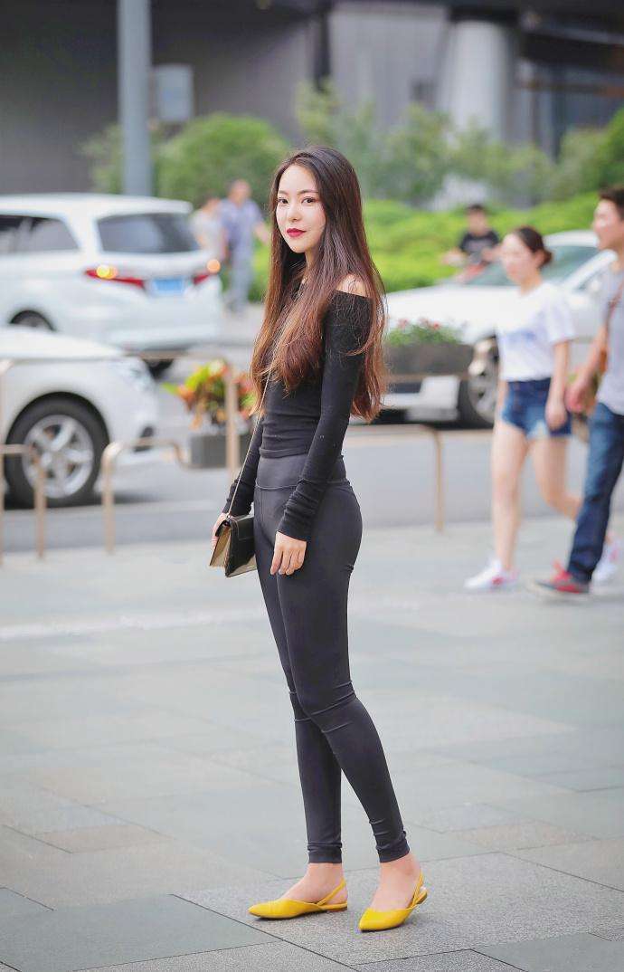 几组黑色系温柔清爽风的搭配LOOK, 有你喜欢的吗?