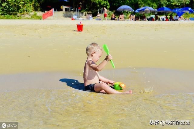 中国唯一热带风情国家级旅游区 号称天下第一湾 外国人比中国人多
