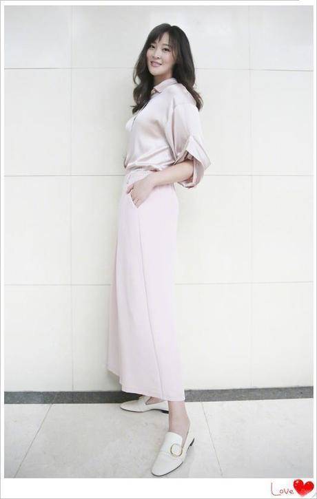 当192惠若琪穿上高跟鞋，身高直逼2米，网友：这裙子定做的吧