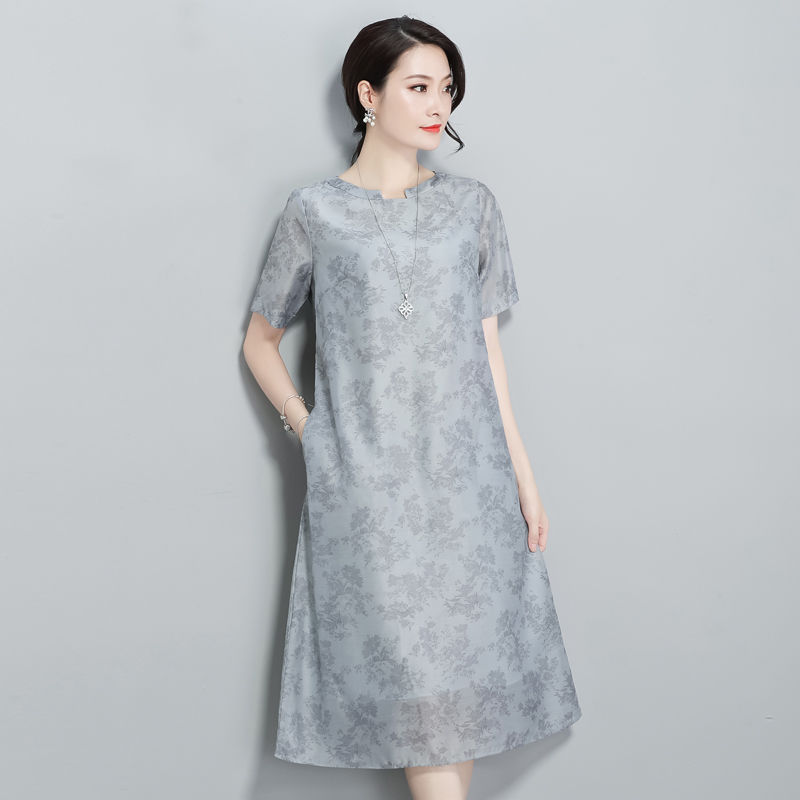 这裙子虽贵了点，但却美的惊艳，难怪老婆一口气买5件不心疼