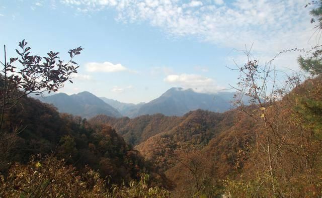 自驾中国最美公路高江路,车轮悬空差点掉河里,当地人居然这么做