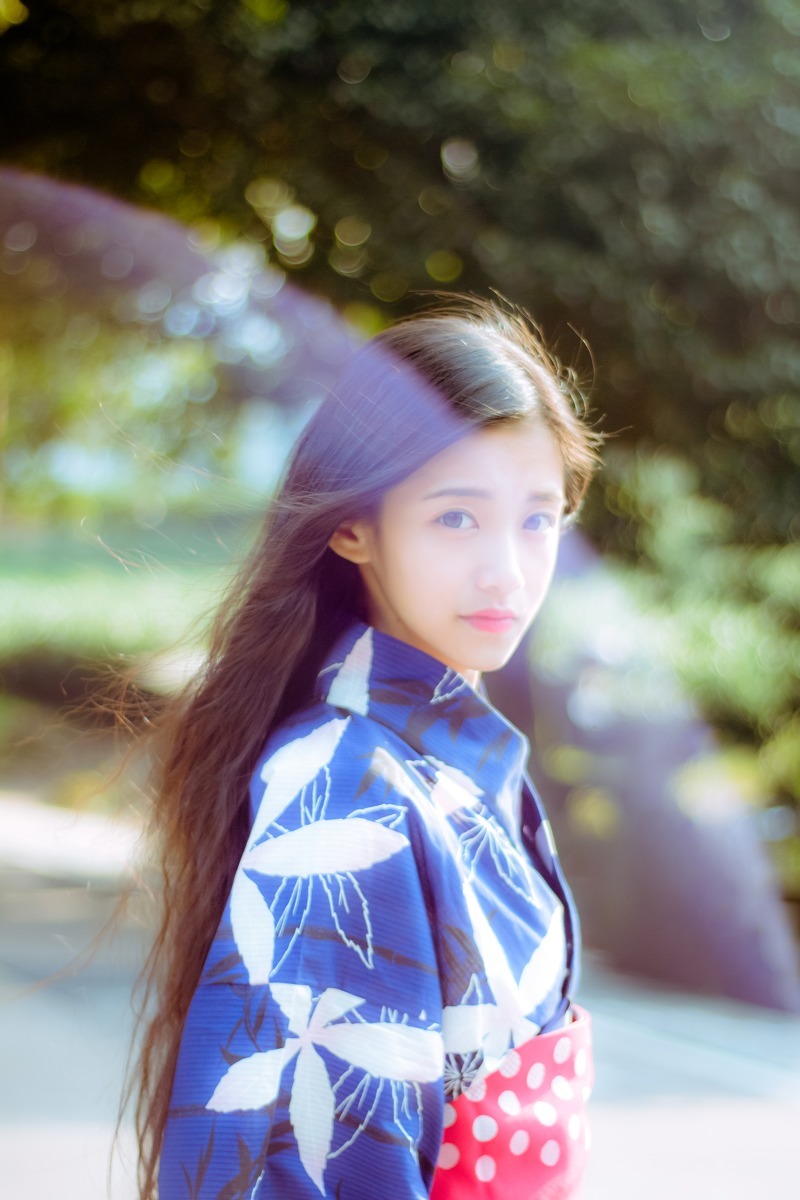 90后马尾辫美女和服写真