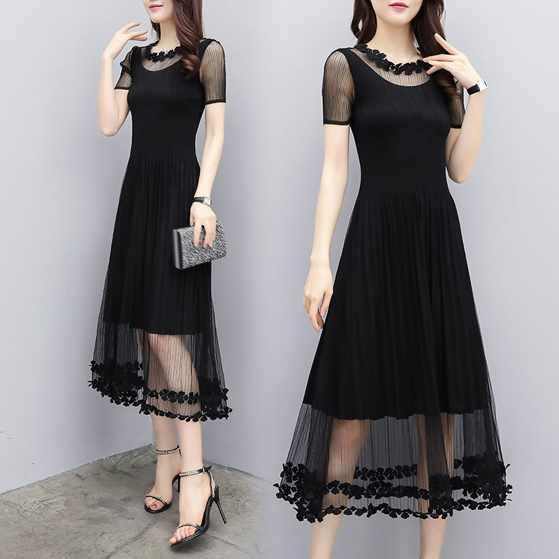 女人，腿粗胯宽，建议穿这10件小黑裙，一件上身美的自信精致