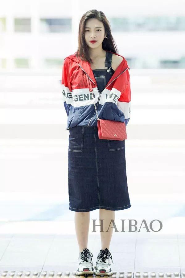 厉害| 今年最最最流行的小方领，时髦的同时居然还能显脸小!