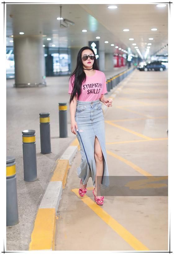 当86斤唐嫣与96斤冉莹颖同穿粉色T恤，网友:看完再也不想减肥了