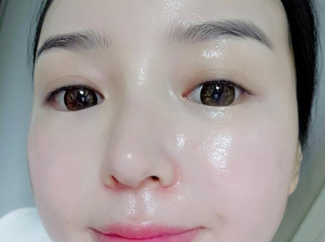 家中的小物，女人睡前用它抹脸，一周就能抚平皱纹，皮肤白嫩细腻