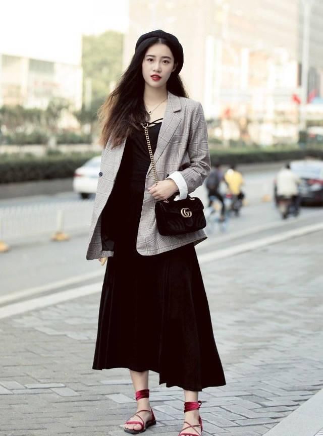  『女人』40岁女人不要选这4类单品，穿上庸俗还轻浮，完全暴露身材缺陷