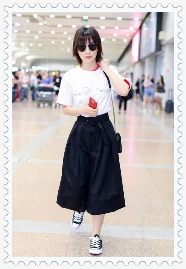 看了46岁陶虹半身裙，再看35岁吴昕，才知气质和年龄哪个更重要