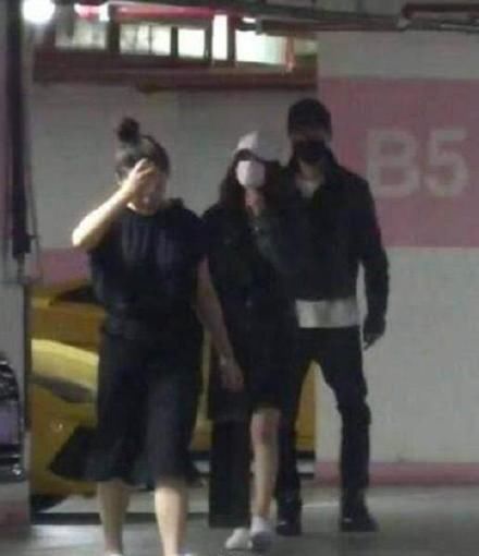 卓伟又曝大料，赵丽颖难道 真有三个月了？