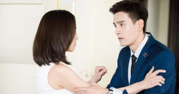 她与大8岁的老师离婚,带女儿嫁给小6岁的现夫