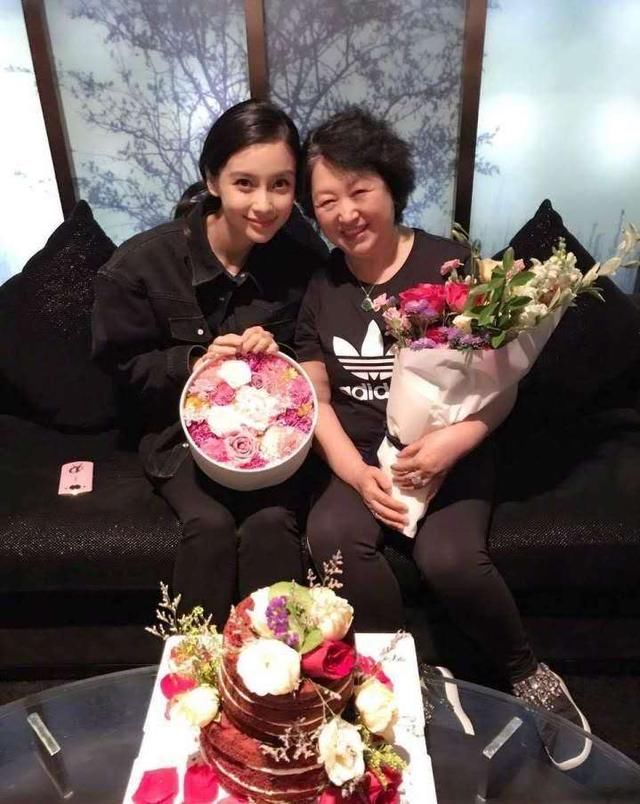 黄晓明出事后，杨颖baby也传来不好消息，真是可怜小海绵了