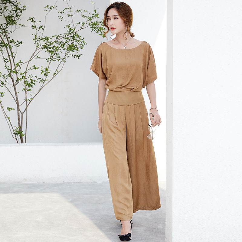 入秋了，你秋装买够了吗?新款“小香风”套装别错过，美的更出众