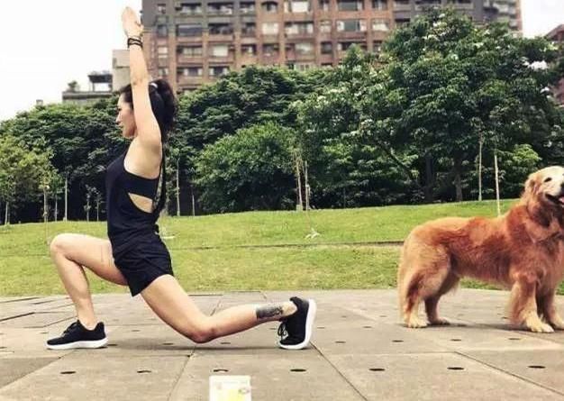 跑步5个月，150斤胖大姐成功减掉60斤，现在身材如同20岁少女一般